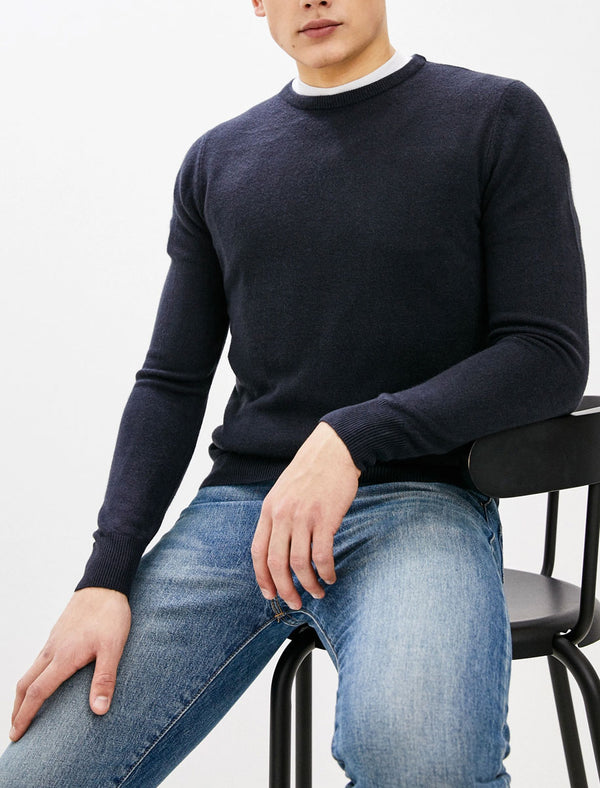 Badger Soft Cashmillon Crew Neck Jumper In Dark Navy - Kensington Eastside