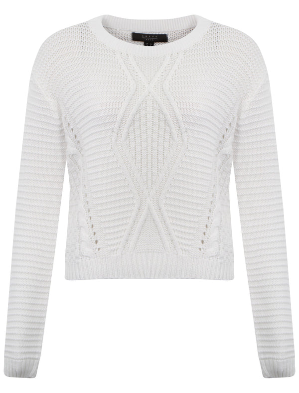 Amara Reya Yew white jumper