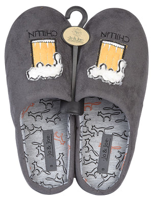 Chillin Beer Novelty Slippers in Grey